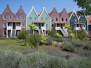 Volendam Style on the Markermeer