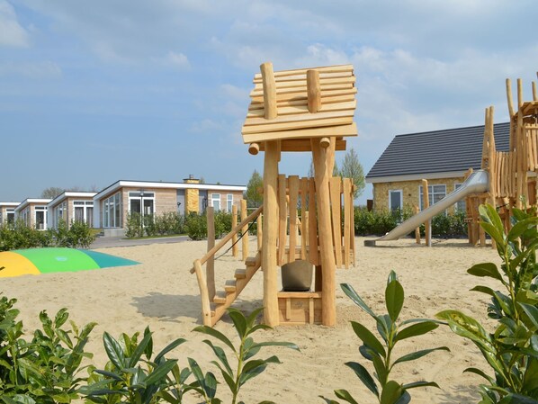 House | Property amenity - Cozy Garden Home w/ Fireplace (Bemelen)