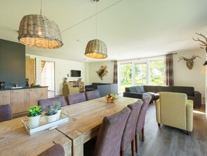 House | Living room - Spacious Villa in a National Park (Paasloo)