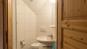 Apartment | Bathroom