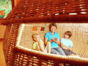 2 Schlafzimmer, individuell eingerichtet, Bettwäsche