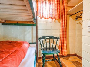 3 bedrooms, individually furnished
