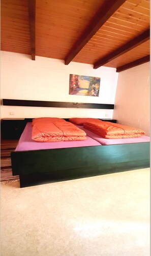 House | 3 bedrooms, individually furnished