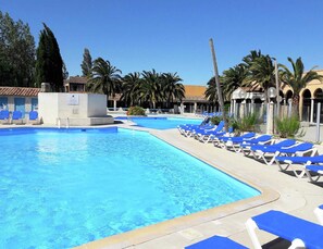 Pool - Resort in Arles With Pools Near Camargue (Arles)
