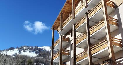 Chalet in Praroustan With Mountain Views