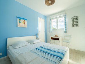 Villa | 4 bedrooms, individually furnished - House in the South of France With Private Pool (Roquebrun)