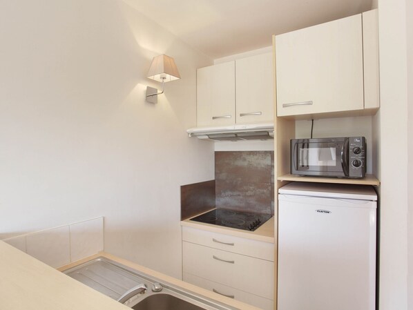 Apartment | Private kitchen - Apartment in Bonnieux Near Lavender Fields (Bonnieux)