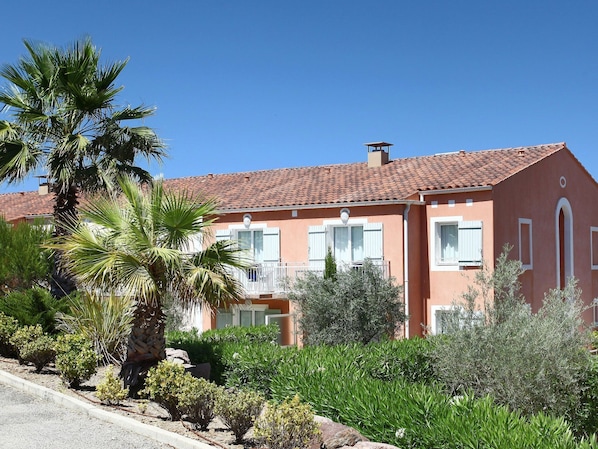 Exterior - Spacious Apt Near the Beach (Fréjus)