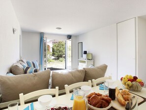 Dining - Spacious Apt Near the Beach (Fréjus)