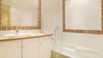 House | Bathroom
