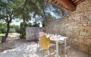 Outdoor dining - Provencal Escape With Pool (Gordes)