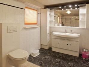 Apartment | Bathroom | Shower