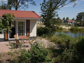 Exterior - Nicely Decorated Chalet With Dishwasher, Located on Texel (De Cocksdorp)
