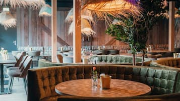 Bungalow | Dining