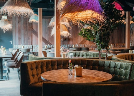 Bungalow | Dining