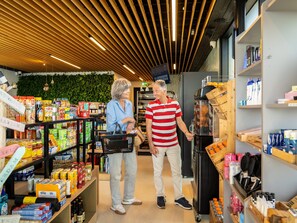 House | Gift shop - Spacious Lodge With 2 Bathrooms, Near the Sea (Zandvoort)