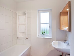 House | Bathroom | Shower, towels