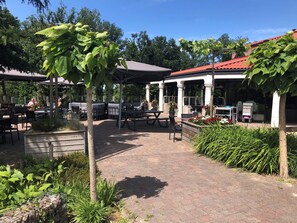 Villa | Speisen im Freien