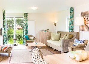Living room - Modern Bungalow With two Bathrooms, Near the Beach (Breskens)