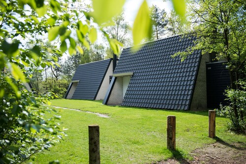 Forest-edge Family Bungalow