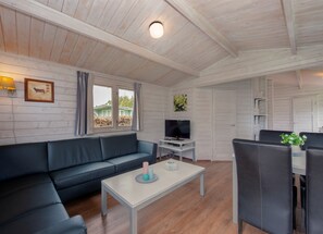 Living room - Family & Pet Escape Arcen (Arcen)