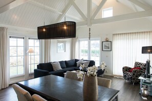 House | Living room