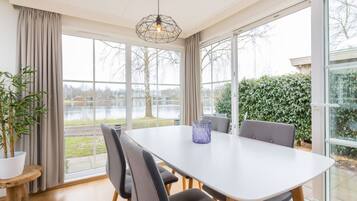 Chalet | Tempat makan