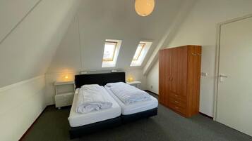 House | 2 bedrooms, individually furnished, bed sheets