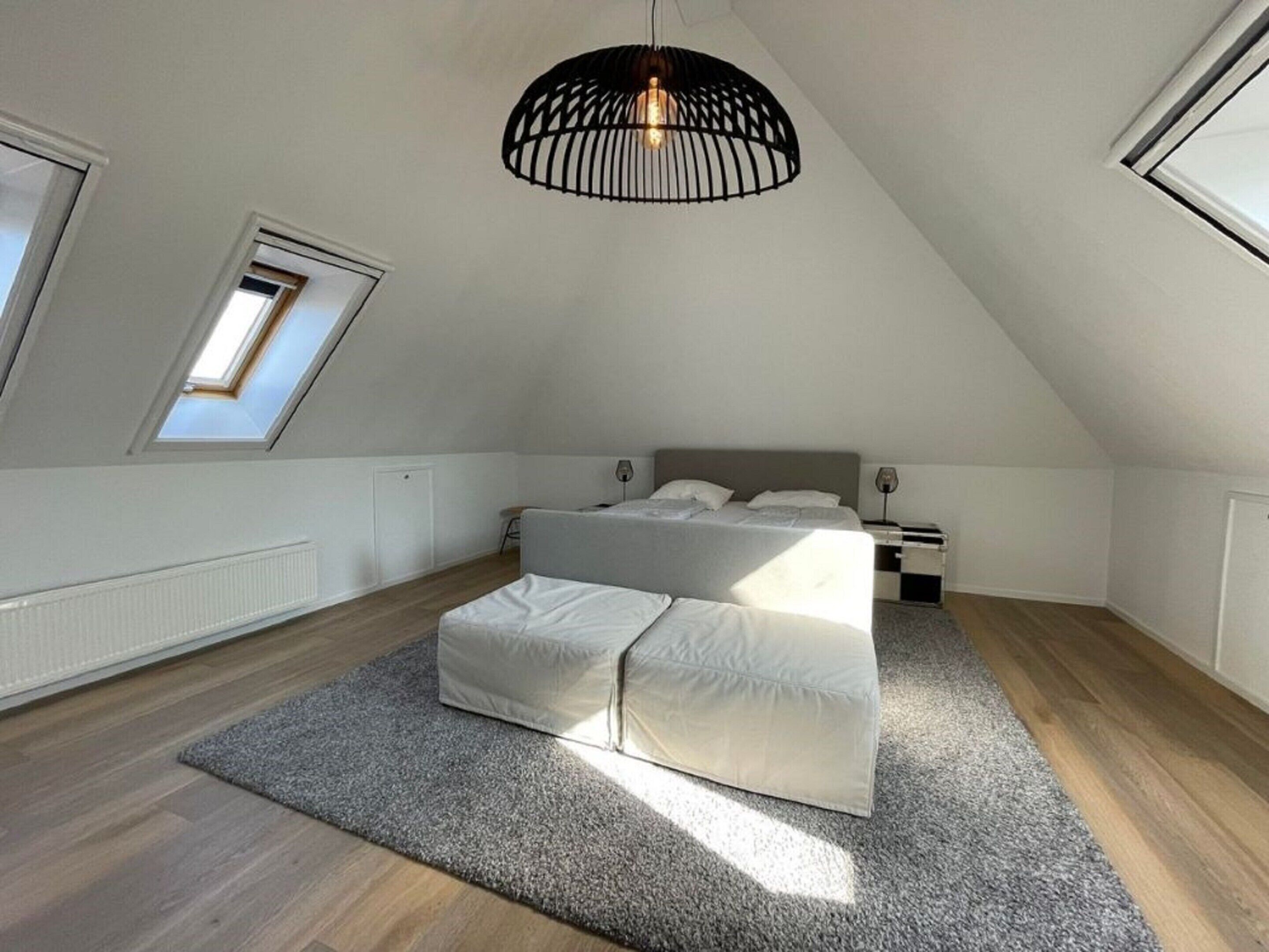 House | 2 bedrooms, individually furnished, bed sheets