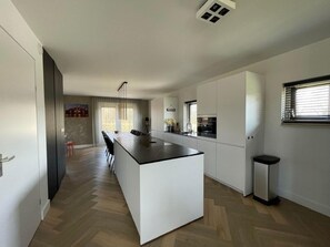 House | Private kitchen | Microwave, dishwasher, coffee/tea maker, highchair - Country House with Terrace near Langweerder Wielen (Sint Nicolaasga)