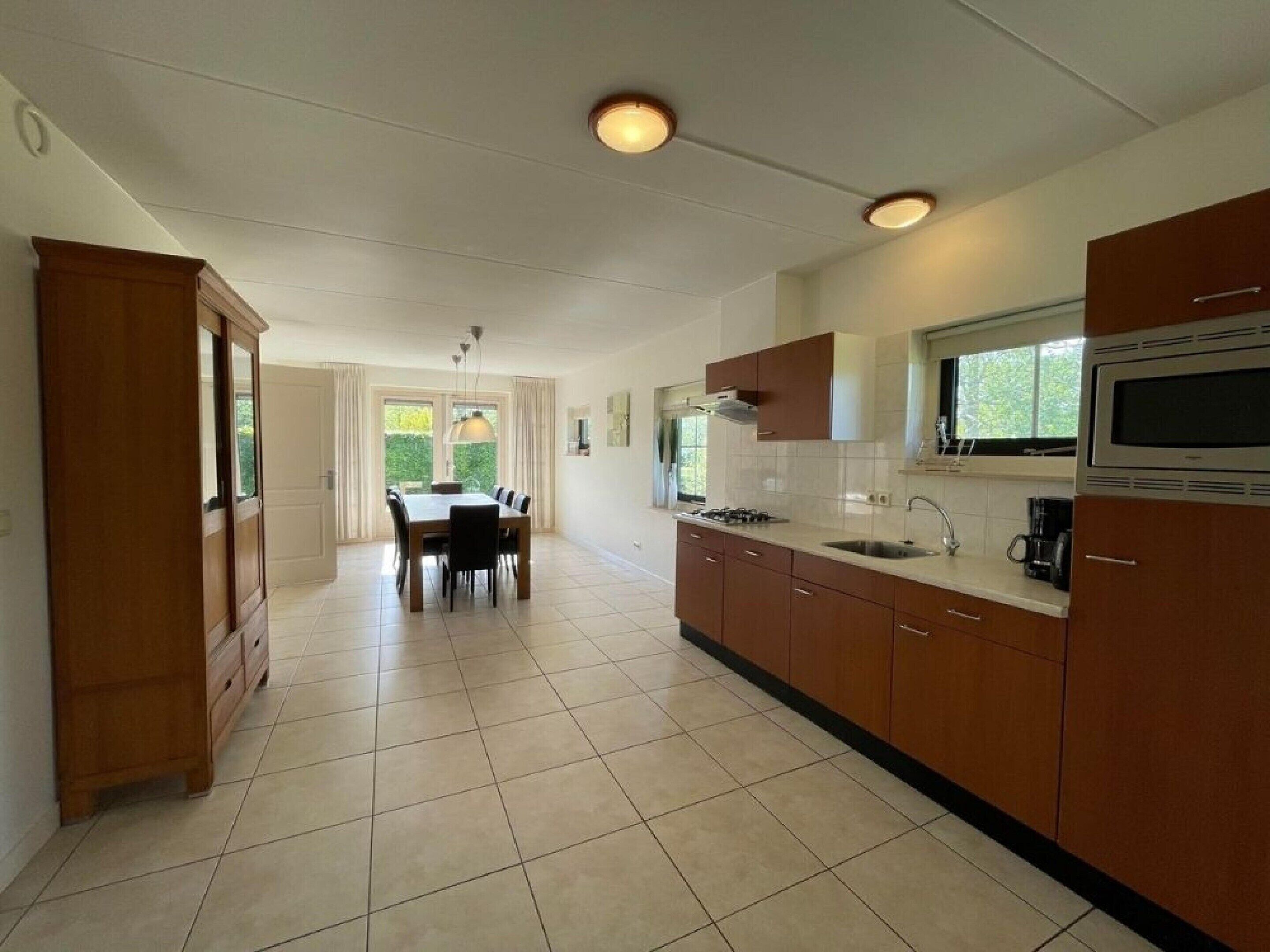 House | Private kitchen | Microwave, dishwasher, coffee/tea maker, highchair