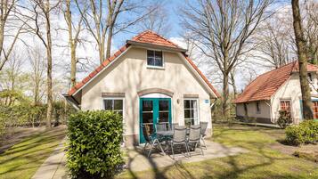 Rumah | Tempat makan outdoor