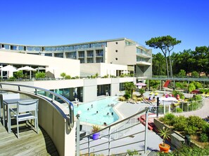 Apartment | Exterior - Luxury Apartment With Dishwasher, 150 Meters From the Beach (Talmont-Saint-Hilaire)