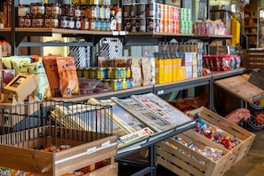 Bungalow | Gift shop
