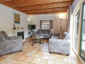 House | Living room | DVD player - Cozy Holiday Home with Dishwasher near Meppel (IJhorst)