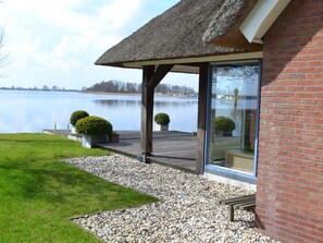 Villa | Balcony