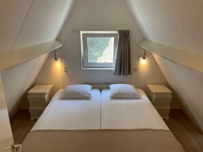House | 3 bedrooms, individually furnished, bed sheets