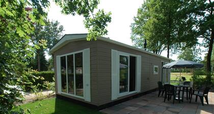 Furnished Chalet with a Terrace near Veluwe