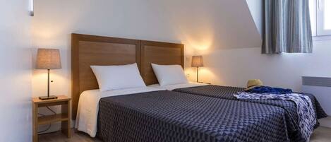 2 bedrooms, individually furnished, bed sheets