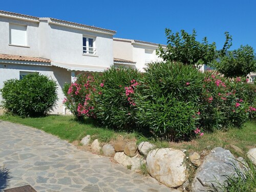Beautiful, Comfortably Furnished Holiday Home in Corsica
