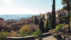 Property grounds - Holiday Home in Bormes-les-mimosas Near Sea (Bormes-Les-Mimosas)