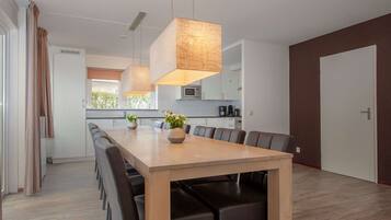 Villa | Dining