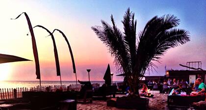 Modified, Modern Lodge Near the Beach