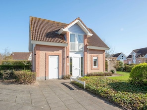 Exterior - Detached Well-kept Villa With Garden, Near the Beach (Kamperland)