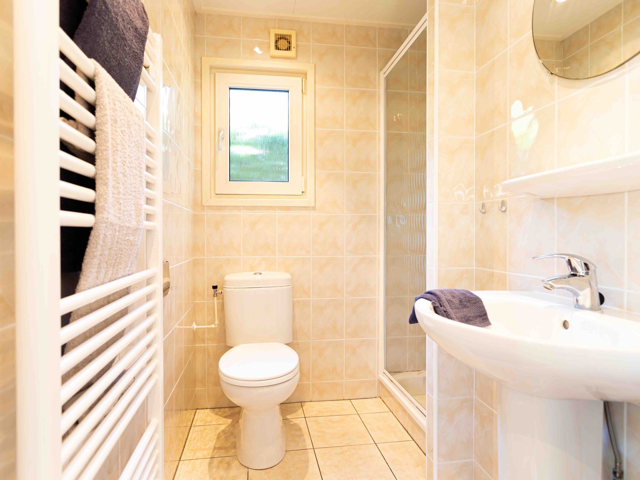 Tidy Chalet With Garden and Wifi, Close to Park De Veluwe