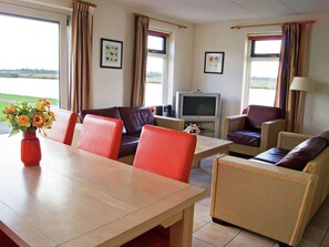 Villa | Dining