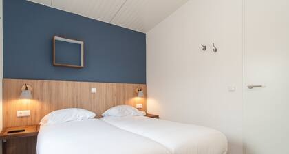 Comfy Lodge with Microwave Oven near Beach
