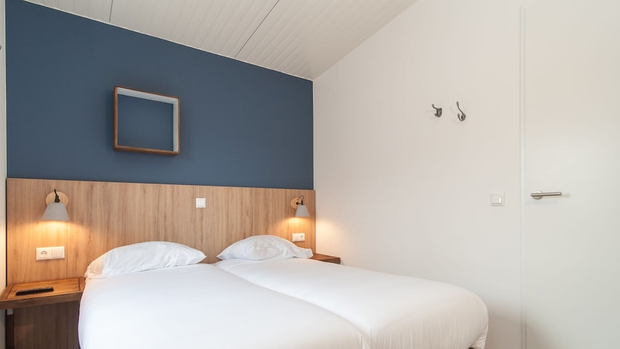 Comfy Lodge with Microwave Oven near Beach