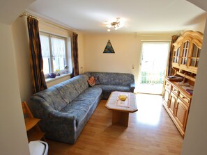 House | Living room - Cozy Holiday Home in Taxenbach With Terrace (Taxenbach)