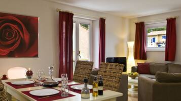Villa | Dining